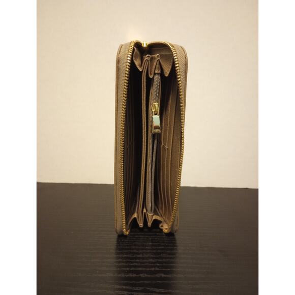 Furla‎ Tan Long Wallet Excellent Condition zip around - Picture 7 of 13
